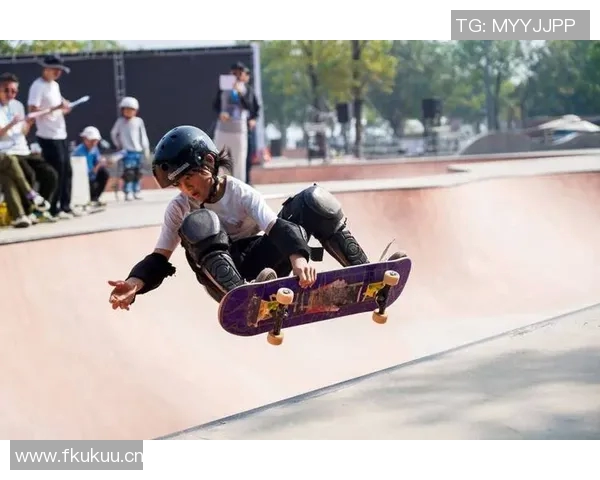 深圳极限运动队在滑板精英赛中的精彩表现与状态分析 深圳极限运动队在滑板精英赛中的精彩表现与状态分析
